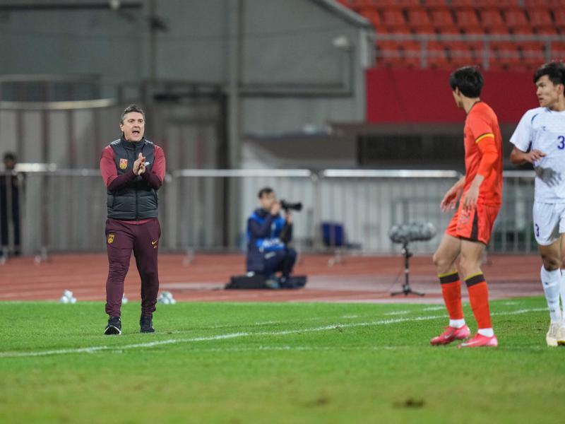 华体会棋牌中心-带队创造历史的安东尼奥及格了吗？他的表现像极了国足前任主教练