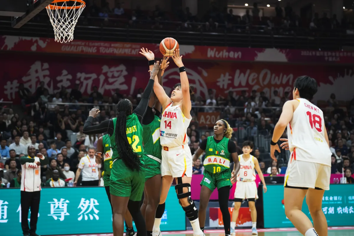 华体会棋牌-泪目！李月汝夺单场最佳表态：海外历练为了助中国女篮上领奖台